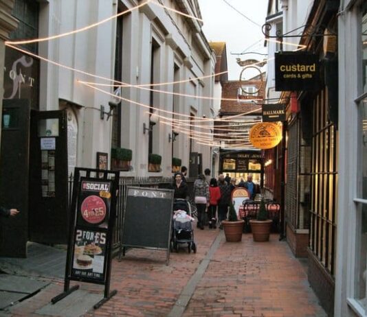 Grants & retail relief available for small businesses