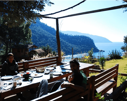 Caravanning Amid Continents: Turkey, From South To Anatolia