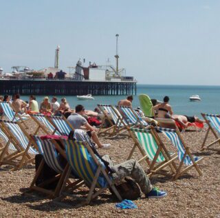 “A perfect storm is brewing”: Greens raise concerns over beach use on bank holiday weekend