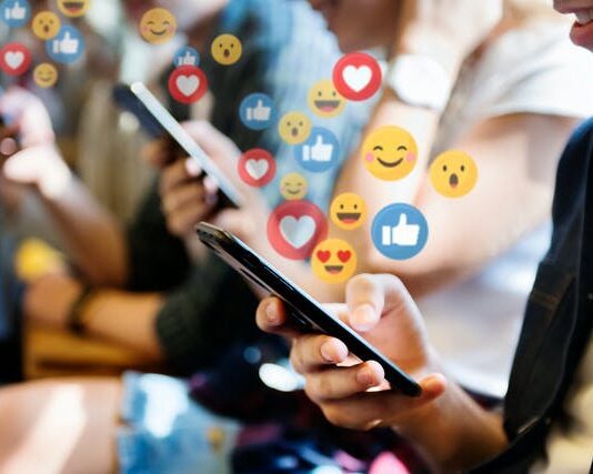Redesigning social media platforms to reduce ‘FoMO’