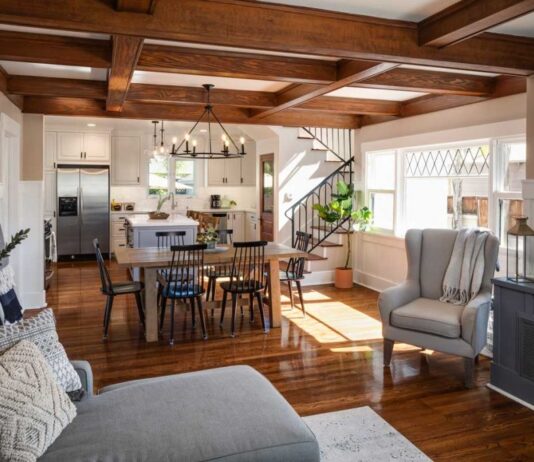 Everything You Need to Think About When Choosing Stone Floors for Your Kitchen