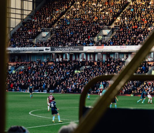 AMEX Welcomes Full Capacity Fans Back For The First Time In Over A Year