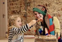 CHRISTMAS-THEMED THEATRICAL ADVENTURE FOR ALL THE FAMILY.