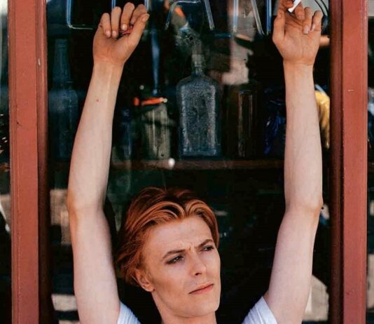 Last chance to see acclaimed Bowie show- additional dates added in Brighton
