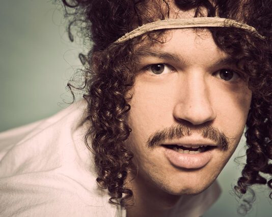 DARWIN DEEZ ANNOUNCES UK AND BRIGHTON TOUR