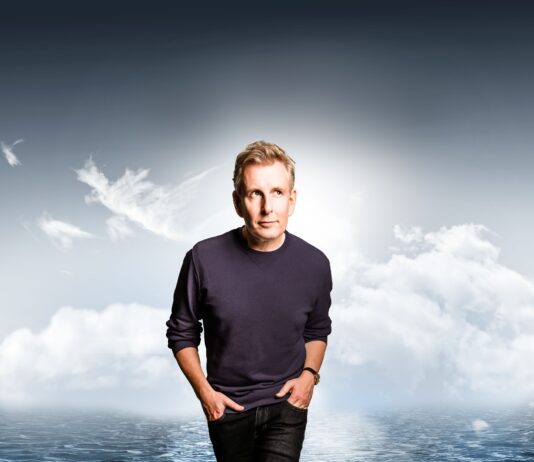 PATRICK KIELTY COMES TO BRIGHTON WITH HIS NEW TOUR – BORDERLINE – ON 19TH MAY