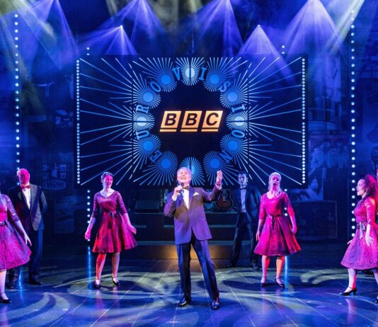DREAMBOATS AND PETTICOATS: BRINGING ON BACK THE GOOD TIMES