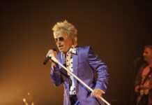 Rod Stewart Rocks Into Eastbourne
