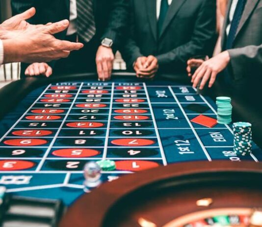 Do Brits prefer the online casino world compared to physical venues?