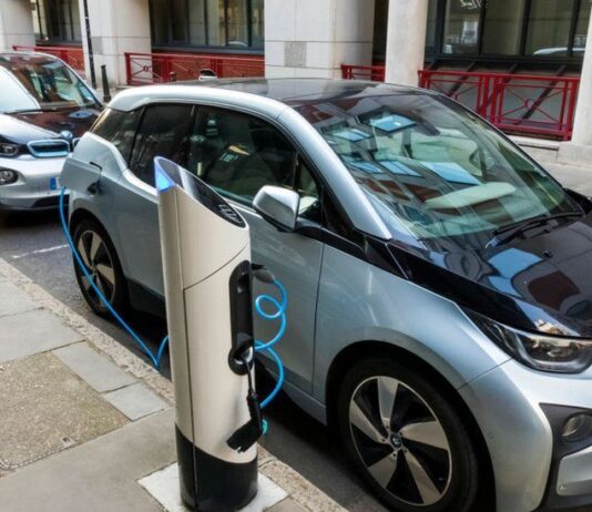 Sustainability in the Automotive Industry: Maintaining Electric Vehicles Efficiently