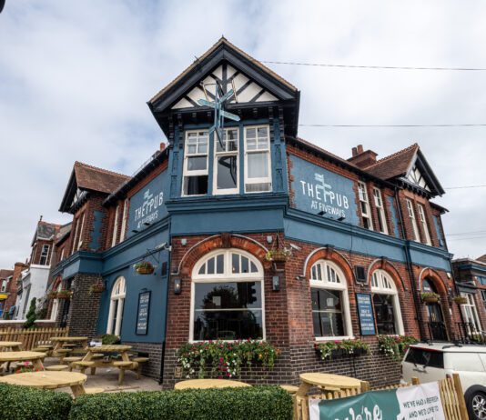 THE FIVEWAYS PUB-REOPENS ITS DOORS FOLLOWING STYLISH REFURBISHMENT