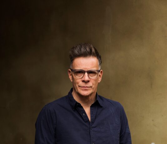 LEAD SINGER OF DEACON BLUE RETURNS TO THE STAGE