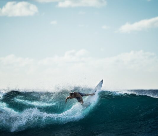 7 Water Sports That You Should Try At Least Once In Your Life