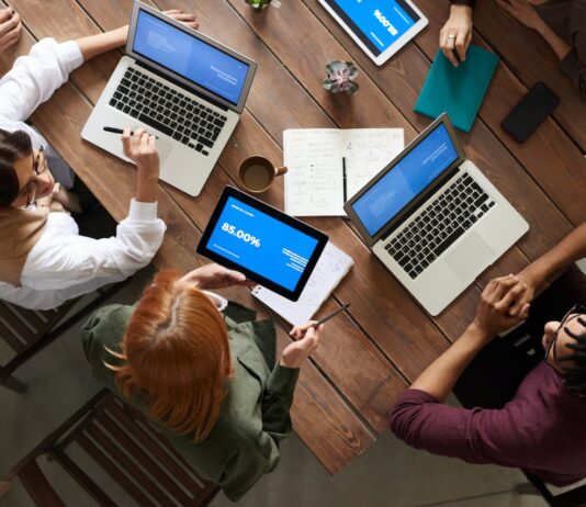 From Freelancer to Firm: How Refurbished iMacs Help Micro-Businesses Scale Up