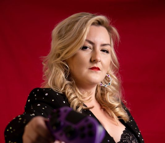 Rosie Sings: My Vagina’s Priceless! ‘A Fantastically Bold, Brave & Fun Comedy’ Comes to Fringe