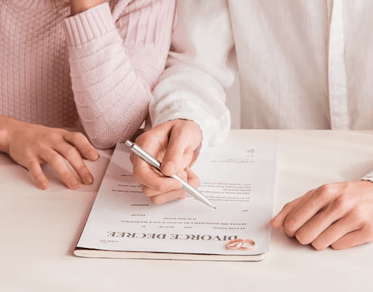 The Breakup Buddy: Navigating Divorce with Online Platforms in the UK