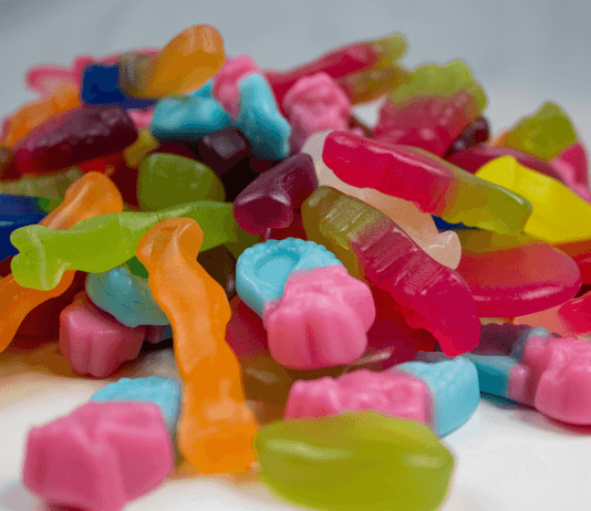 7 reasons your teeth hurt after eating gummies and how to fix