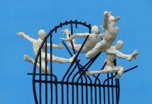 HOVE PLINTH ANNOUNCES ARRIVAL OF SECOND SCULPTURE: ‘FLIGHT OF THE LANGOUSTINE’