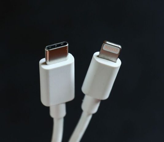 Weekend Feature : Why Apple has switched from its Lightning connector to USB-C