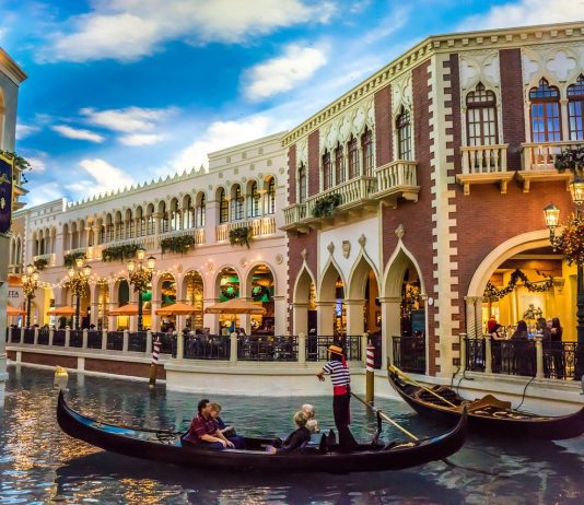 The Beginner’s Guide to Navigating the Thrills of Online Casinos