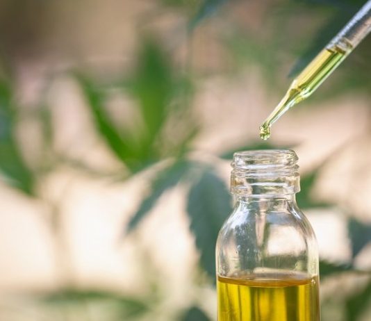 What Are The Easy Ways To Add CBD Oil In Your Routine?