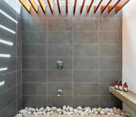 Modern Shower Enclosures: Choosing the Right Type for Your Bathroom