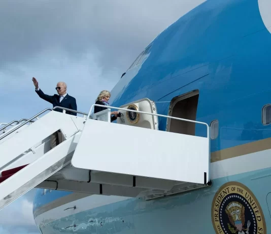 Weekend Feature:Why are politicians still flying to climate conferences by private jet?