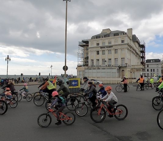Hundreds of cyclists call for safer streets