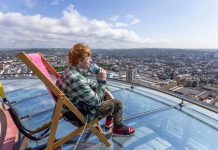 Tango Ice Blast and Brighton i360 surprise beachgoers with ‘Ed Sheeran lookalike’