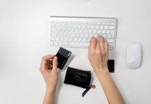 Streamlining your style: The rise of minimalist accessories in Brighton