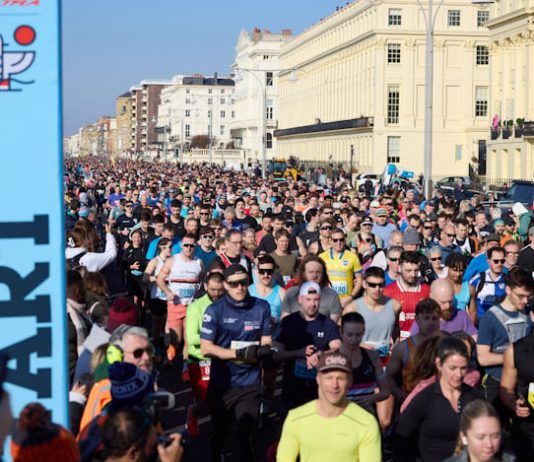 Thousands of Runners Take Part in the Altra Brighton Half Marathon in Beautiful Conditions