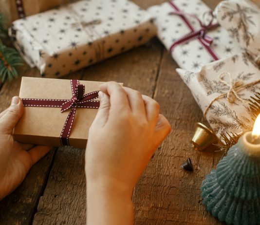 Out of Ideas? Here Are 10 Easy and Quick Gift Ideas for Christmas