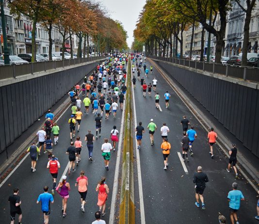 WEEKEND FEATURE: How to Run Brighton Marathon Better — The Nutrition and Psychology Secrets