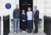 Peter Kyle MP unveils blue plaque in Hove after local resident’s quest to honour social housing pioneer