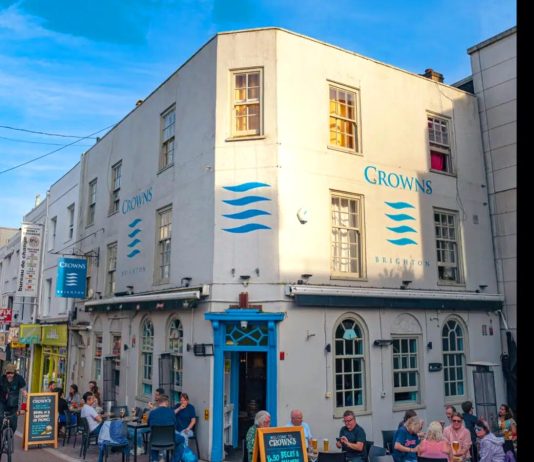 Zoe Lyons Supports Crowns Brighton Fundraising Event for YMCA Brighton