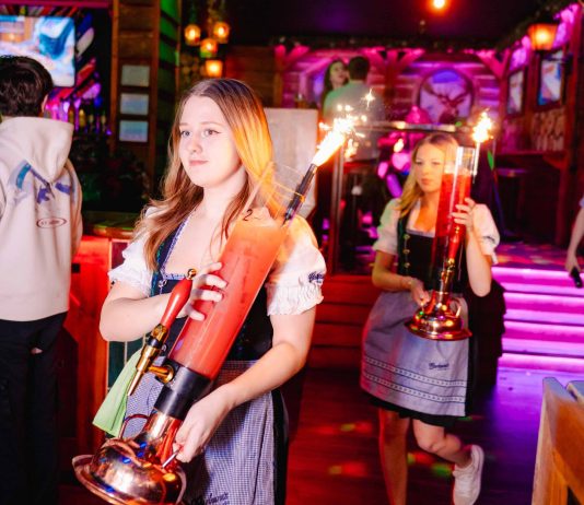Review: Absolutely Après Bottomless Brunch