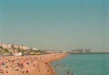 Residents and Tourists Flock to Brighton Beach as Heatwave Pushes Temperatures Past 35°C