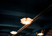 What Customers Notice About Restaurant Staff Appearance