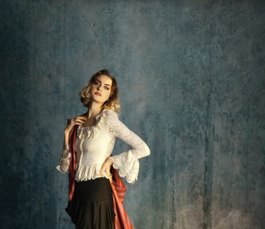 Amy Matthews Brings Five-Star Comedy Show Definitions of Toast to Brighton