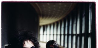 Echo & The Bunnymen Bring BackTheir Iconic Sound